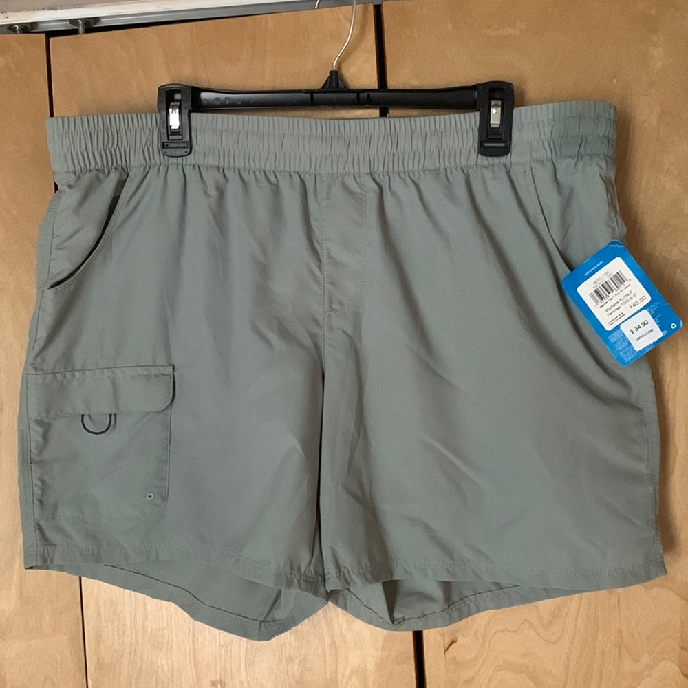 Columbia active shorts. NWT
